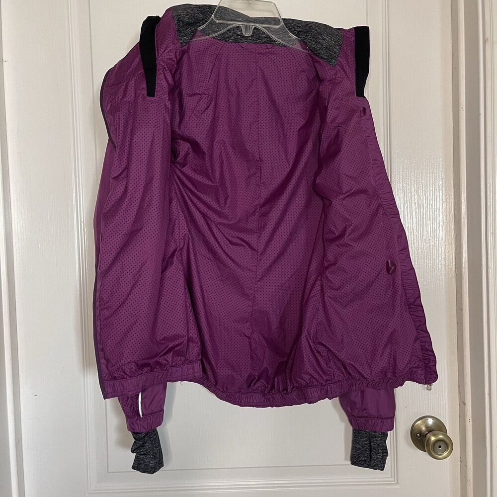 Lululemon Inspire Run Woman's Sz 2 Hooded Running Jacket Dewberry Hand Warmers - Picture 8 of 12